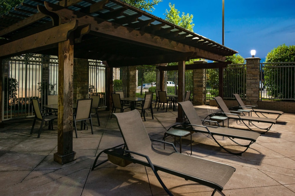 Hilton Garden Inn Denton - photo 46