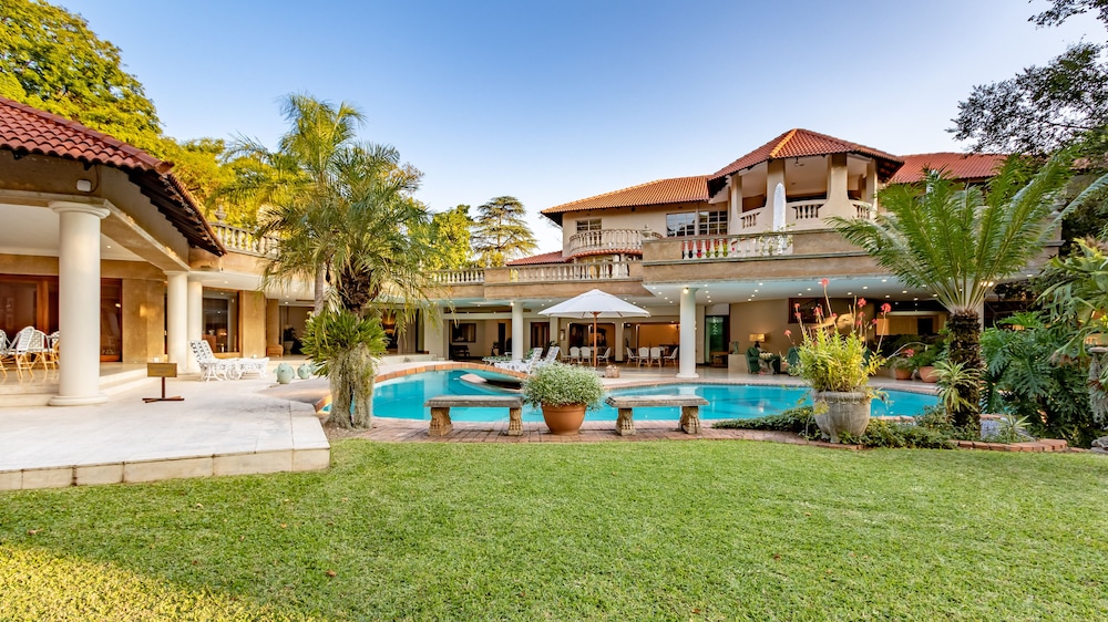 Christie's at 32 on Russell — 4-Star Luxury Hotel in Nelspruit, South Africa