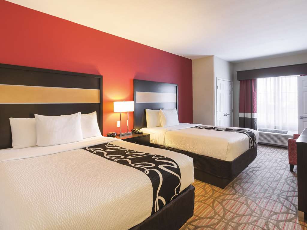 La Quinta Inn & Suites by Wyndham Fargo Medical Center - photo 26