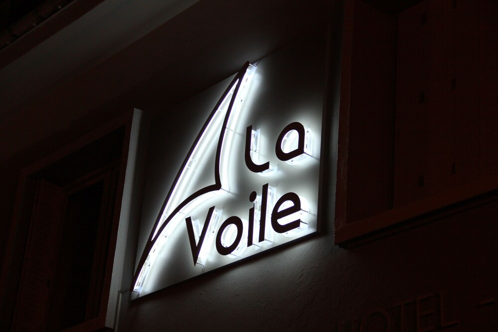 Hotel La Voile in Locmariaquer, France
