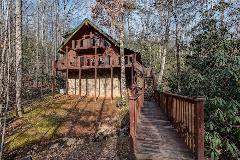 Dreams & Streams by Jackson Mountain Rentals — 4-Star Luxury Hotel in Gatlinburg, United States