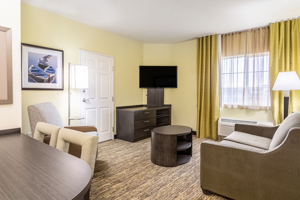 Candlewood Suites Portland Airport by IHG - photo 28