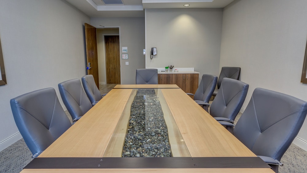 Holiday Inn & Suites Bellingham by IHG - photo 93