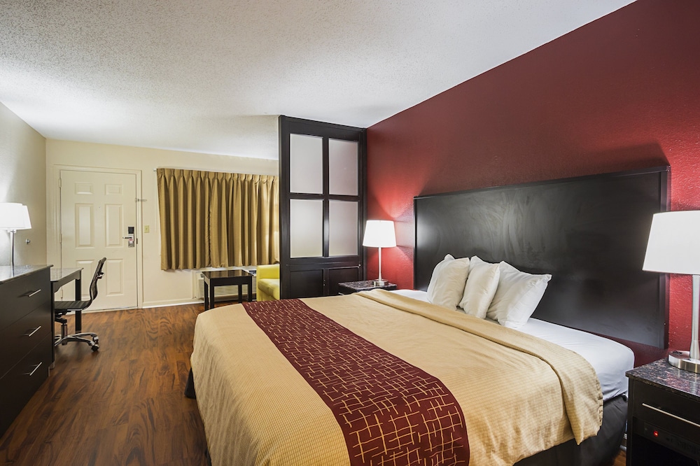 Red Roof Inn & Suites Scottsboro - photo 10