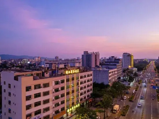 Jinhong Business Hotel in Wanning, People's Republic of China