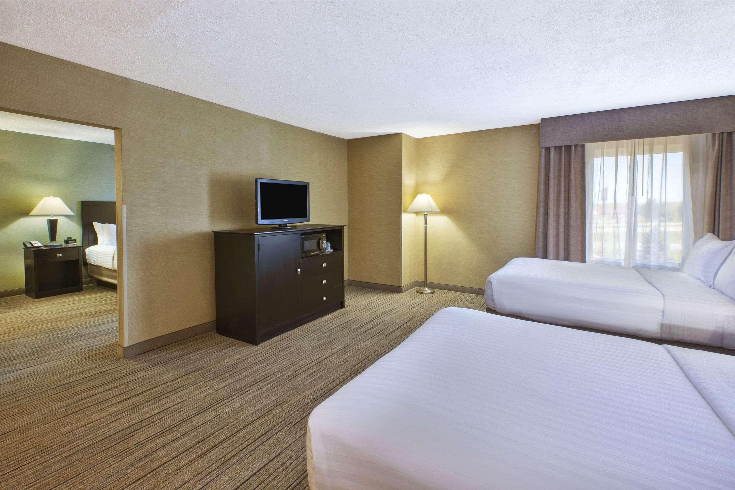 Country Inn & Suites by Radisson Benton Harbor St. Joseph MI - photo 8