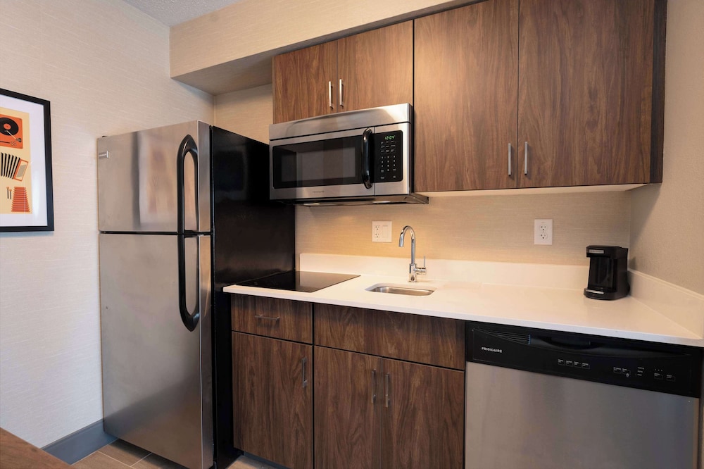 Hampton Inn & Suites Memphis East Germantown Area - photo 28