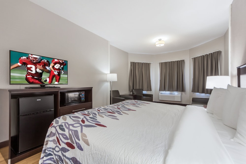 Red Roof Inn & Suites Omaha Council Bluffs - photo 22