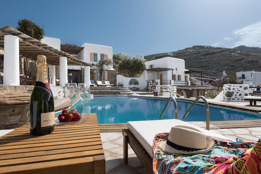 Anerousses Mykonian Traditional Houses — 4-Star Luxury Hotel in Mykonos, Greece