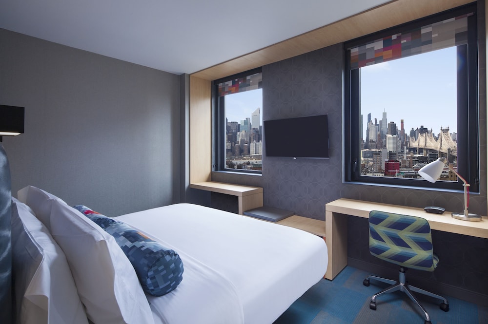 Aloft Long Island City Manhattan View - photo 9