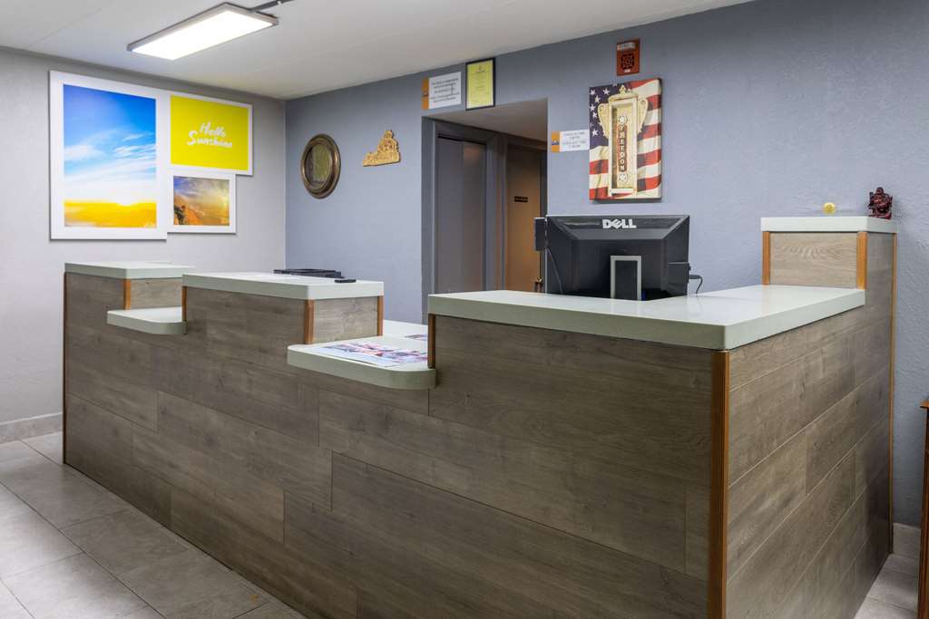 Days Inn by Wyndham Winchester - photo 5