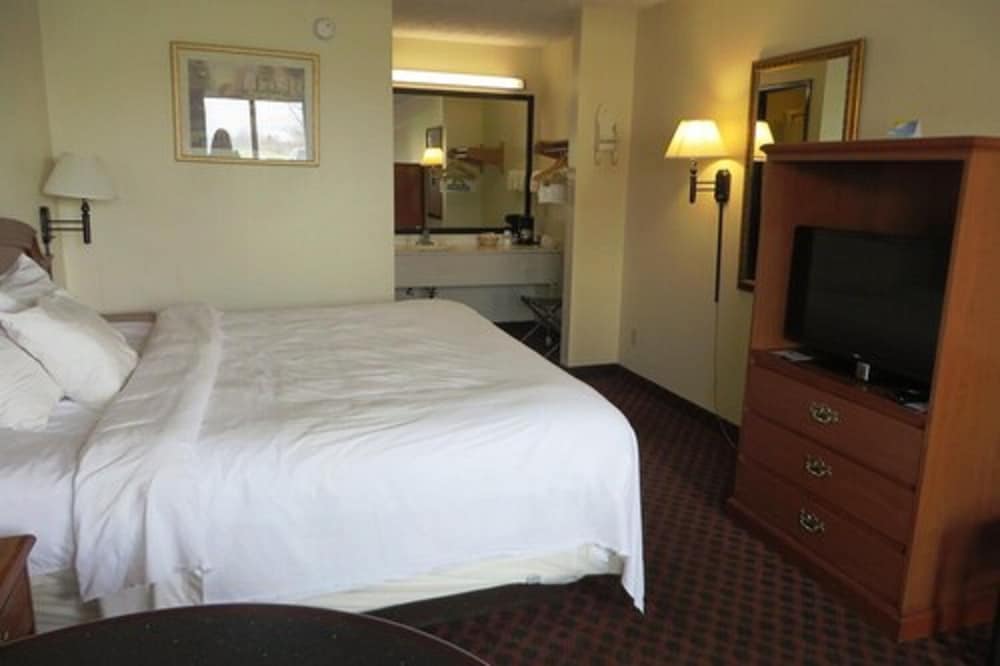 Days Inn by Wyndham Plainfield - photo 13