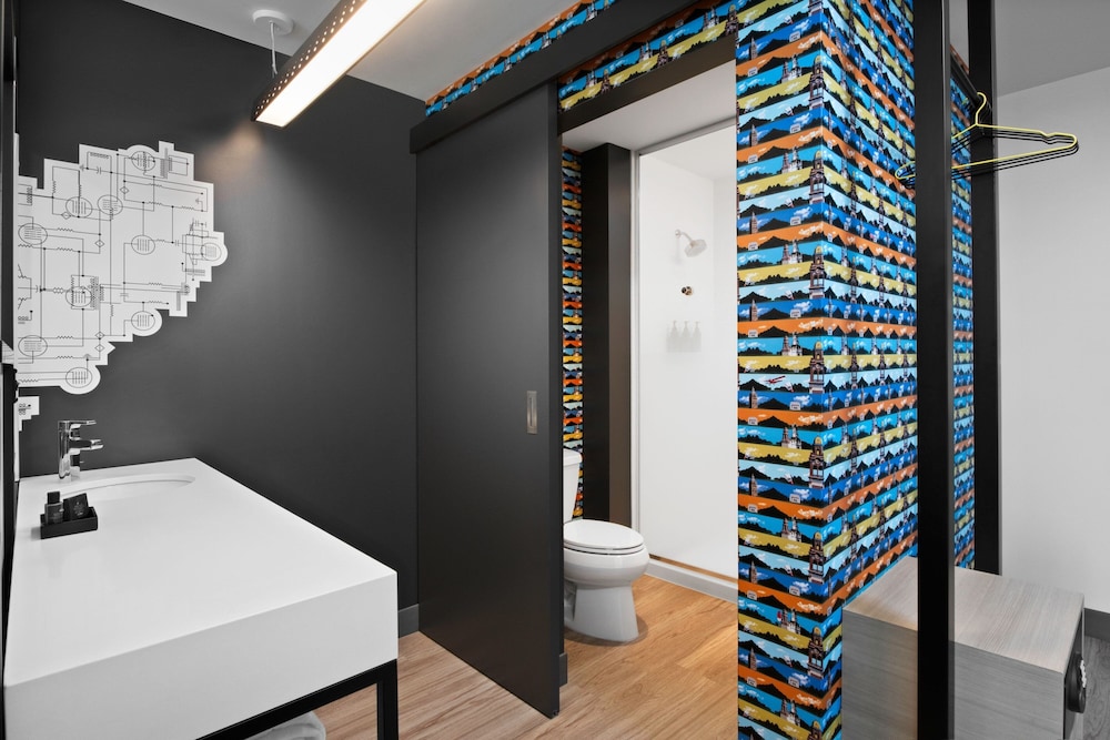 Aloft Kansas City Country Club Plaza - photo 16