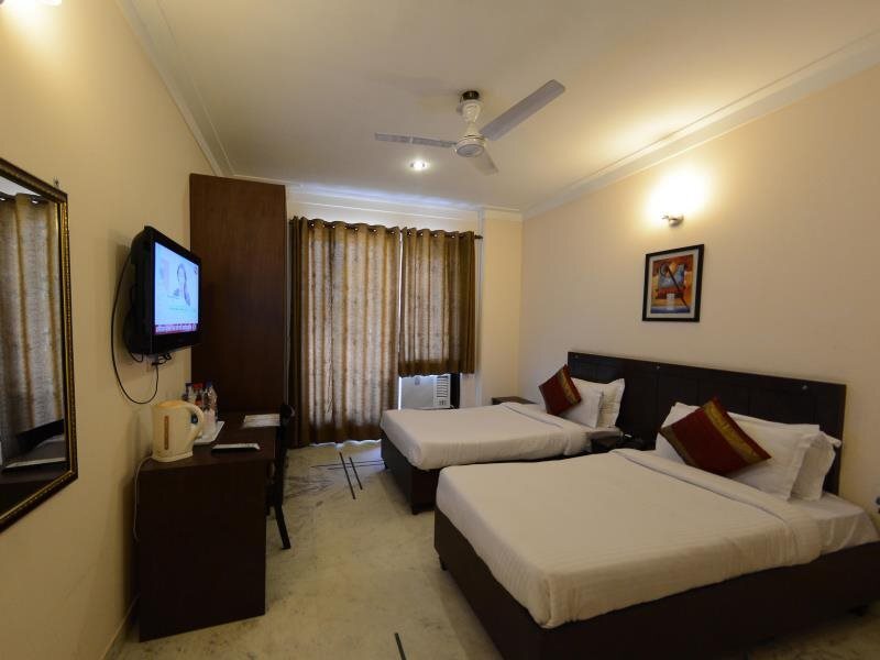 Royal Sapphire — Gurgaon — photo 2
