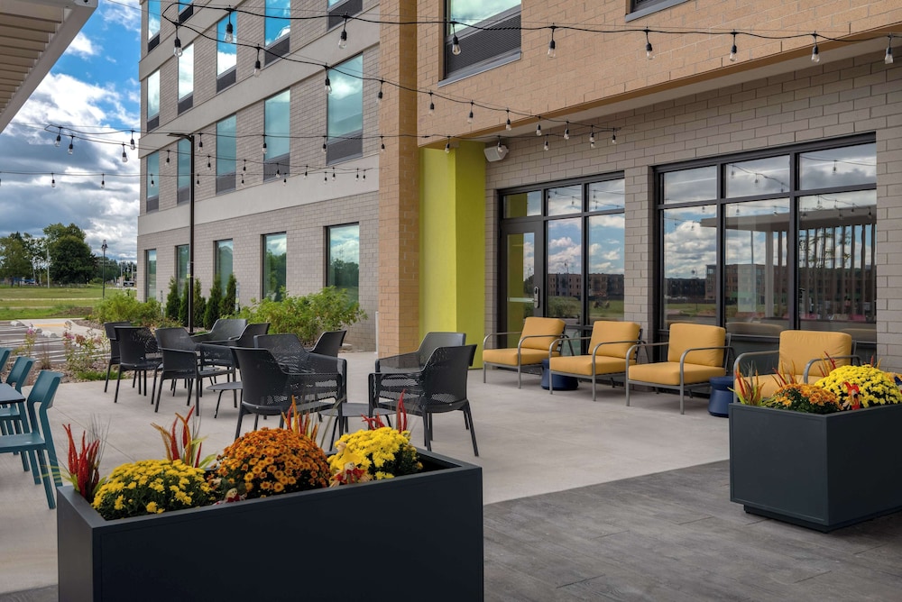 Home2 Suites by Hilton Sheboygan - photo 45