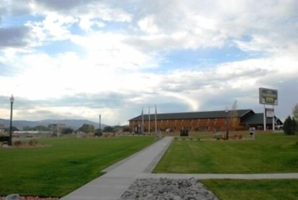 Beartooth Inn - photo 18