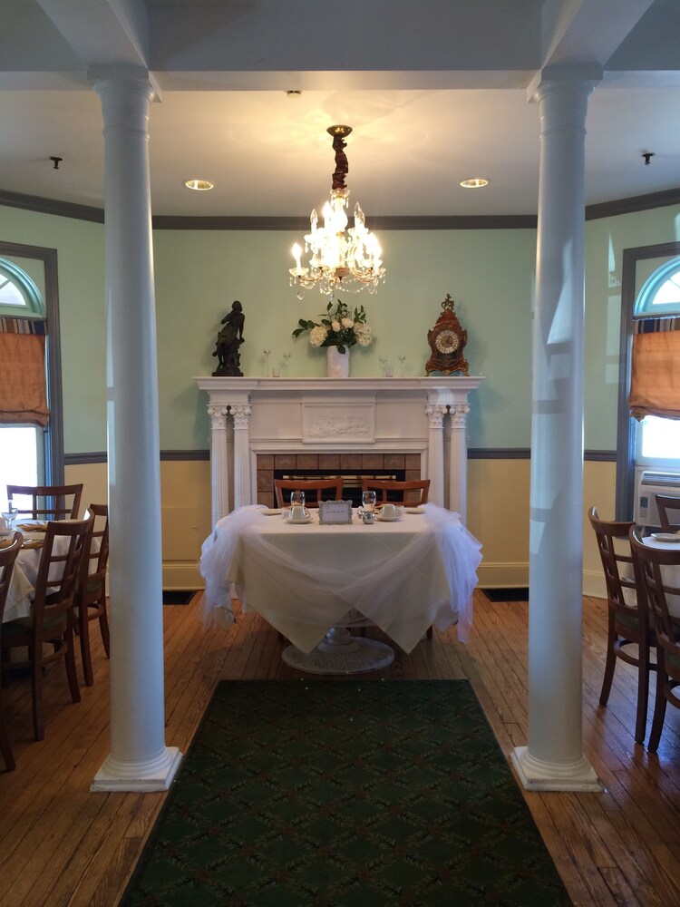 The Grenville Hotel and Restaurant - photo 15