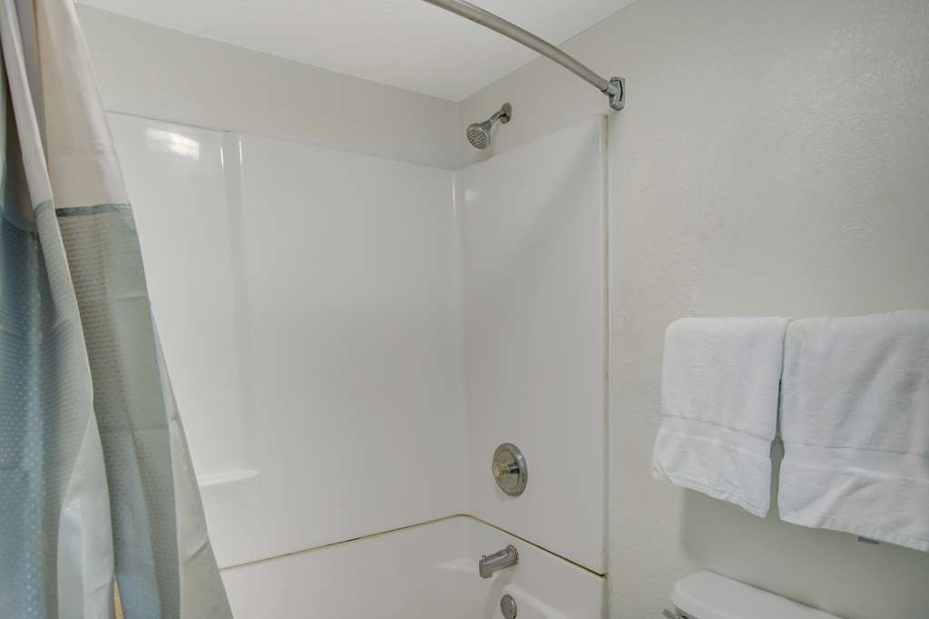 Motel 6 Lima OH - photo 17