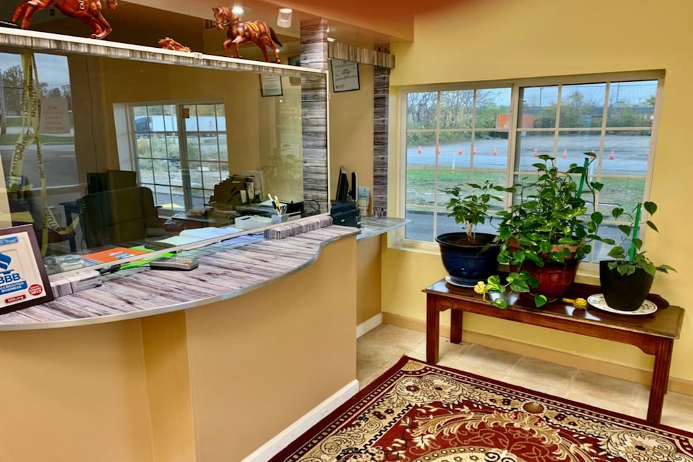 Red Carpet Inn & Suites Lima - photo 4