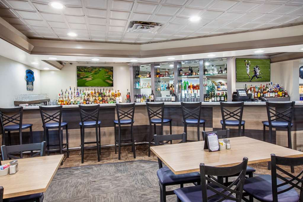 Wingate by Wyndham Detroit Metro Airport - photo 16