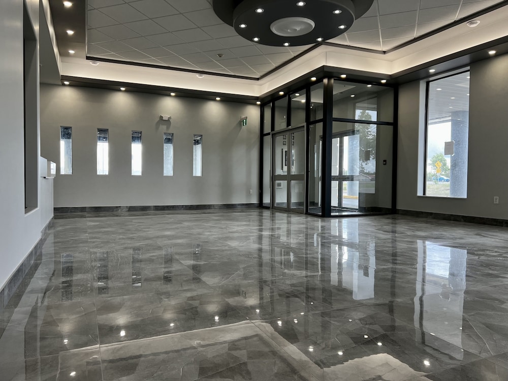 Chateau Regina Hotel and Suites