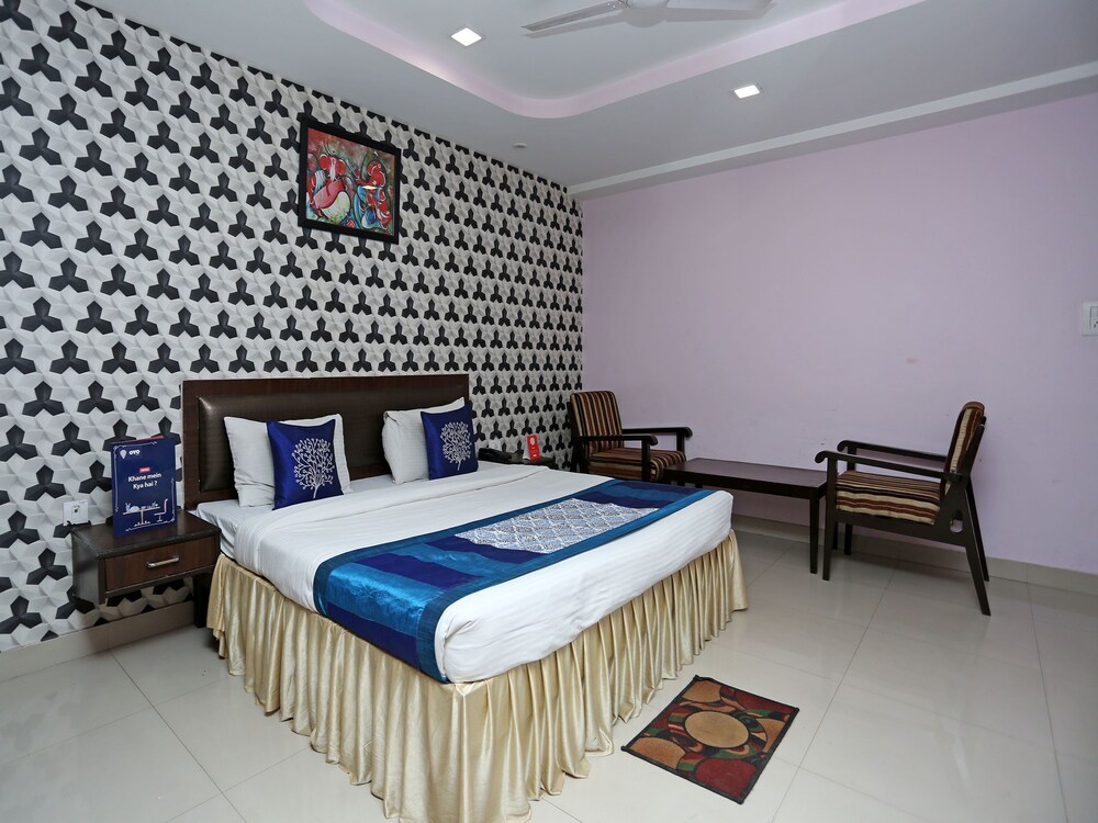 OYO 8177 Hotel Silver Oak — hotel in Gwalior