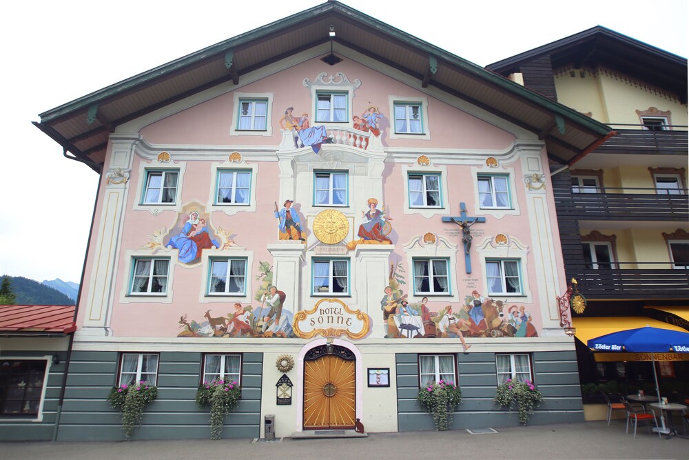 Romantik Hotel Sonne - last minute hotel in Unknown City