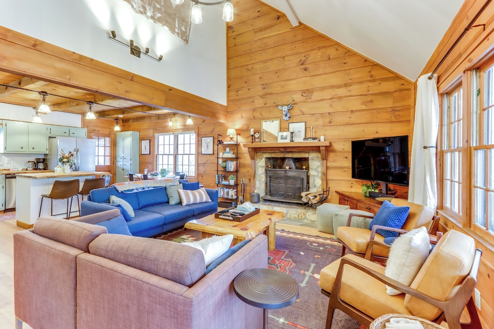 Cozy Ellijay Cabin Hot Tub Yard and Resort Access - photo 45
