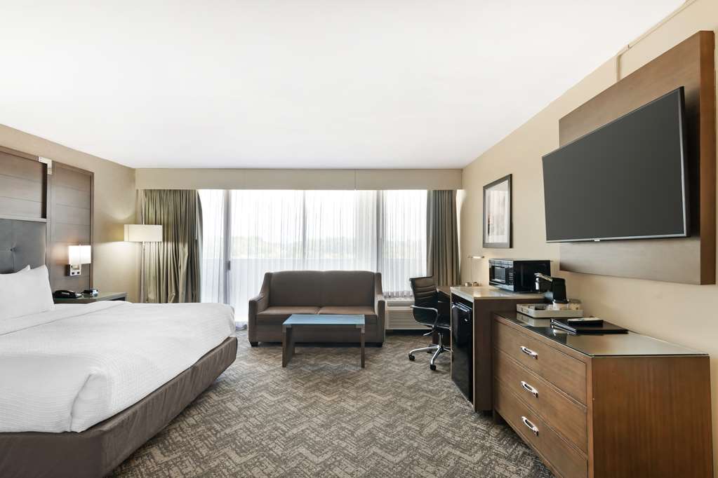 Best Western Plus Kansas City Sports Complex Hotel - photo 38