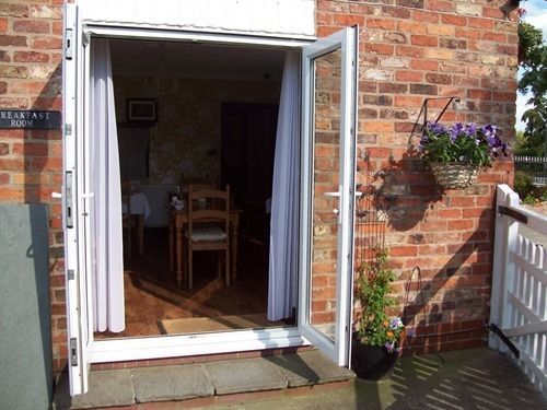 Fifth Milestone Cottage B&B — 4-Star Luxury Hotel in York, United Kingdom