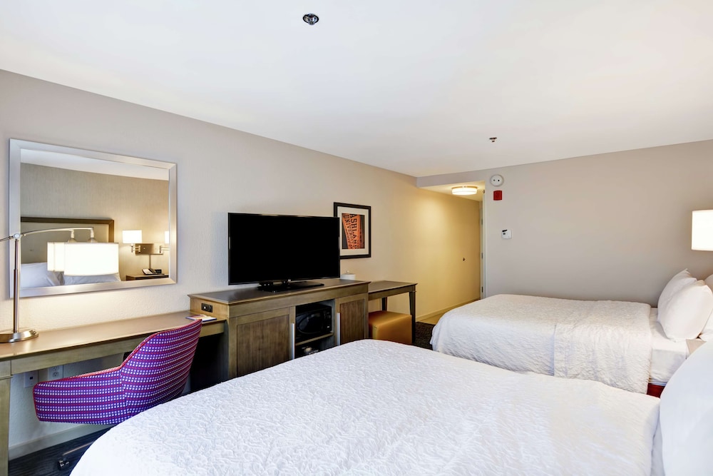 Hampton Inn & Suites Ashland - photo 14