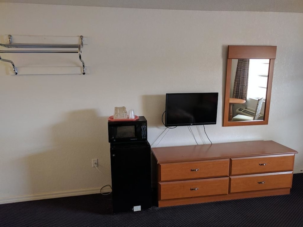Desoto Motel - photo 9