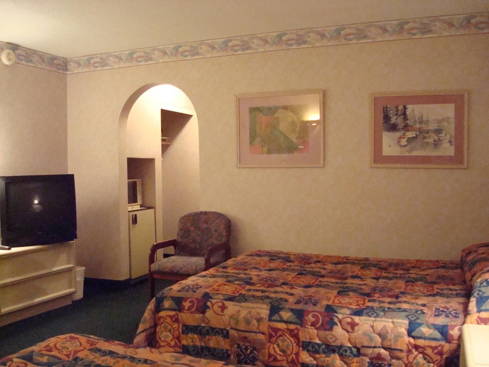 O'Hare Inn & Suites - photo 17
