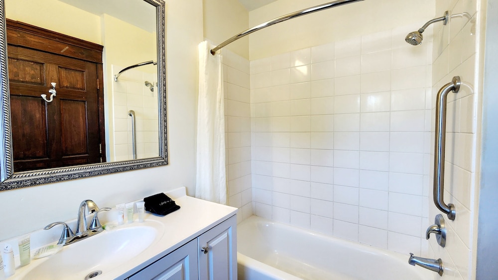 Santa Paula Inn - photo 26