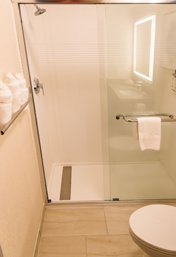 Candlewood Suites Richmond South by IHG - photo 41