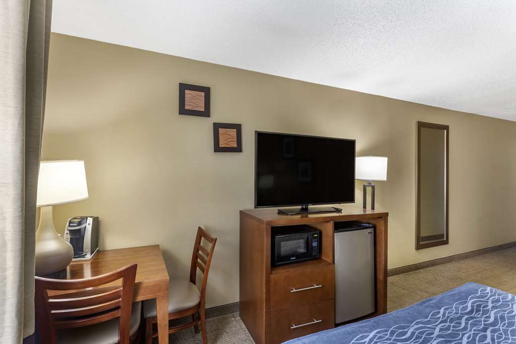 Comfort Inn Gurnee near Six Flags - photo 13