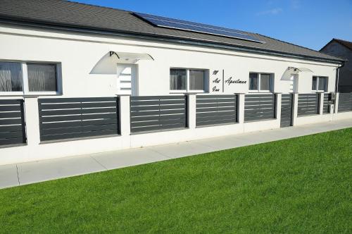 M Art Inn Apartman — 4-Star Luxury Hotel in Soltvadkert, Hungary