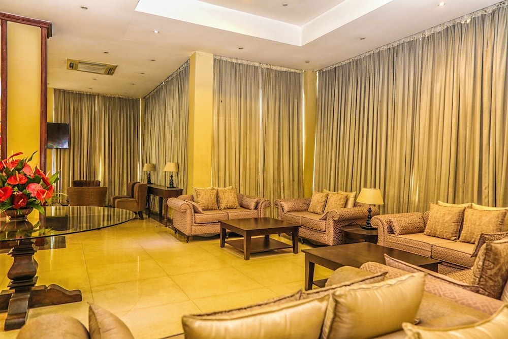 Oak Ray Regency Hotel — Kandy — photo 4