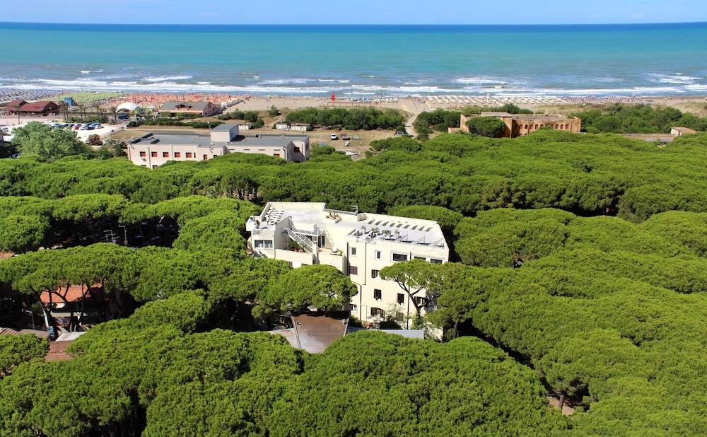 Hotel Rosmarina — hotel in Marina Di Grosseto