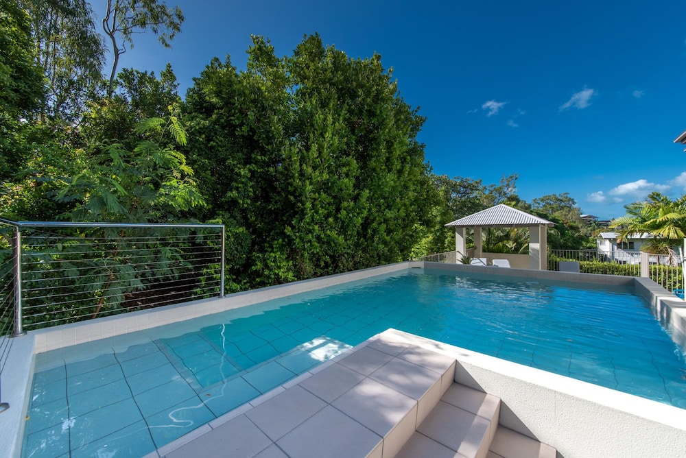 Candlelight Airlie Beach — 4-Star Luxury Hotel in Airlie Beach, Australia
