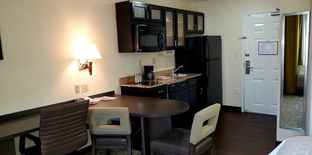 Candlewood Suites Houston Medical Center - photo 12