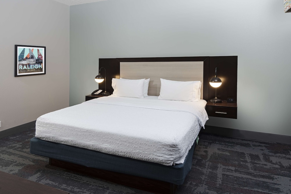 Hampton Inn & Suites Raleigh Downtown - photo 38