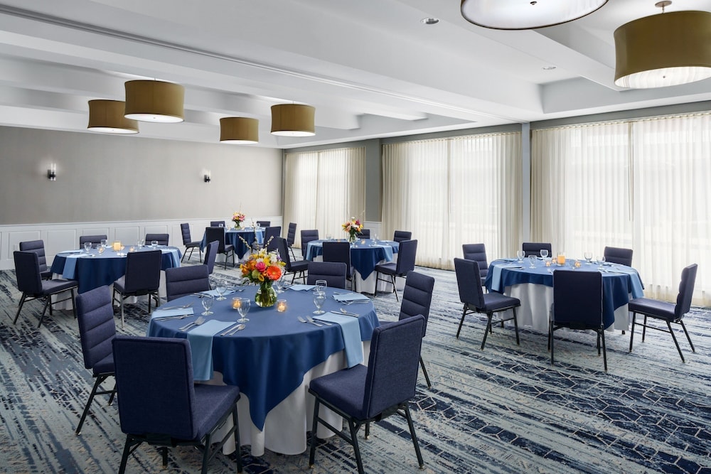 Courtyard by Marriott Keene Downtown - photo 40