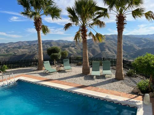 Casa del Burro Perezoso — 4-Star Luxury Hotel in Almachar, Spain