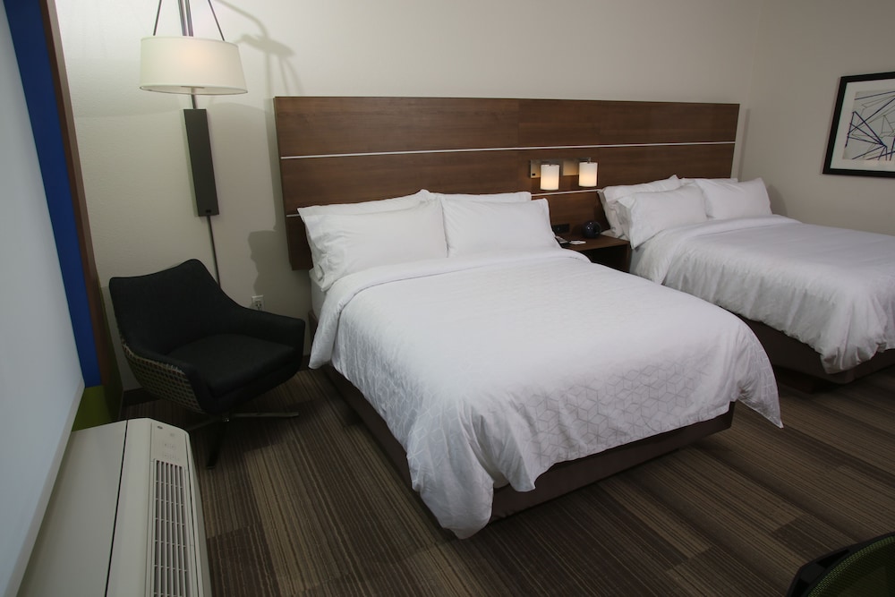 Holiday Inn Express & Suites Lincoln Airport by IHG - photo 7