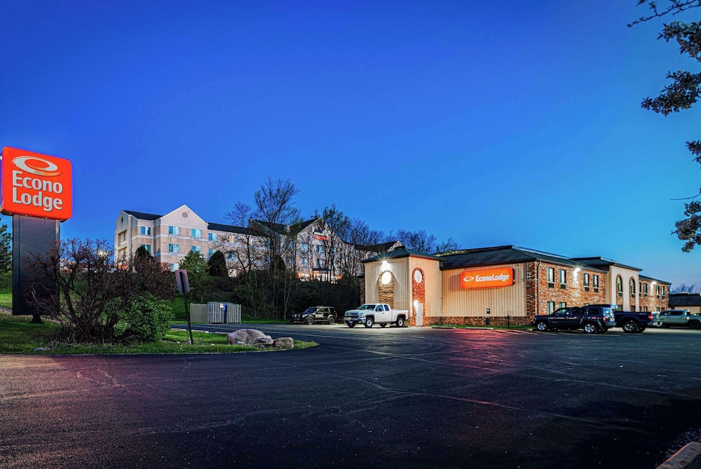 Econo Lodge Cleveland Southeast Kent - photo 42