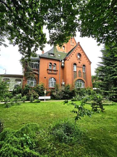 Pałacyk - carbon neutral hotel in Chojnow