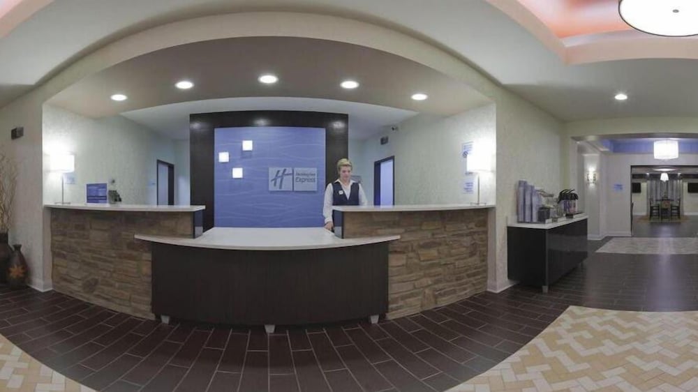 Holiday Inn Express Hotel & Suites Fulton by IHG - photo 2