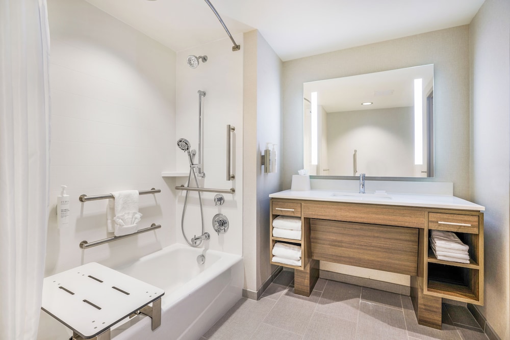 Home2 Suites by Hilton Madison East - photo 15