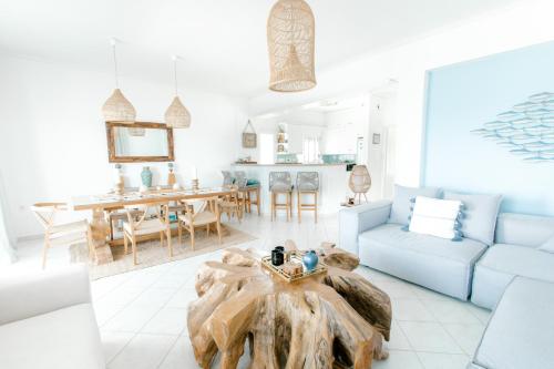 My Greek Oasis — 4-Star Luxury Hotel in Loutraki, Greece